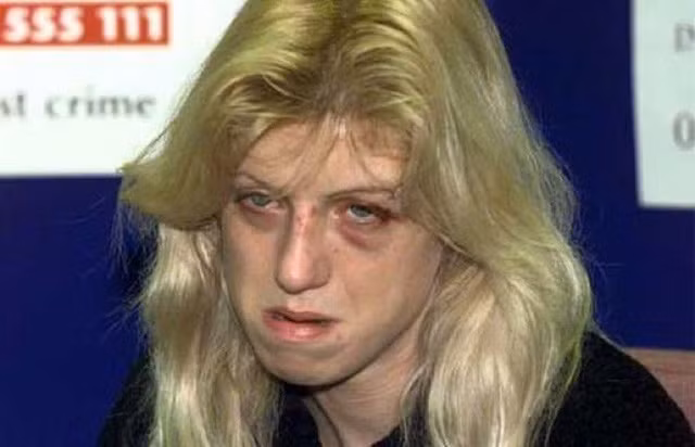 Thực ra Tracie là một cô gái nóng nảy, hay ghen tuông và rất ưa bạo lực.