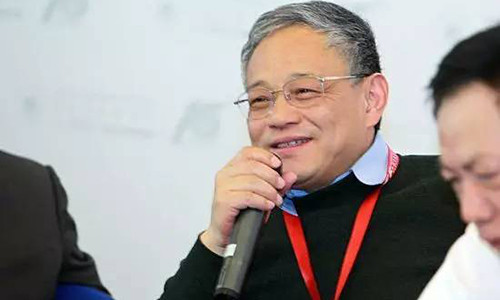 Ngải Lộ Minh – doanh nhân từng làm giàu nhờ bán… nước tiểu.