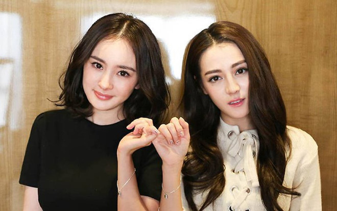 Dương Mịch không có tên trong danh sách dù hay bị chê bình hoa di động. Địch Lệ Nhiệt Ba nằm trong Top 3.