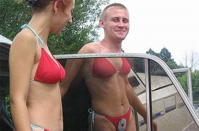 Nhìn cũng hợp với thân hình của anh đó.