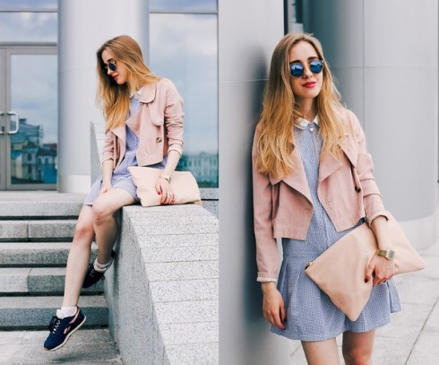 Chú trọng việc phối đồ Sau khi bạn đã có cho mình một số lượng kha khá các bộ trang phục và phụ kiện, hãy phân loại chúng và cố gắng kết hợp sao cho thật hợp lý từ màu sắc tới kiểu dáng. Ngoài ra chúng cần phải phù hợp với hoàn cảnh và thời tiết. Bạn hãy khéo léo lựa chọn quần, áo đi với nhau sao cho mang lại cái nhìn lạ mắt và thu hút nhất. Quan trọng hơn, những bộ quần áo đó phải thật vừa với form người của bạn cũng như luôn sạch sẽ và thẳng thớm.