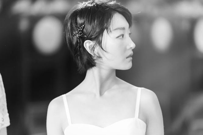 Góc nghiêng đẹp xuất thần của người đẹp họ Châu.