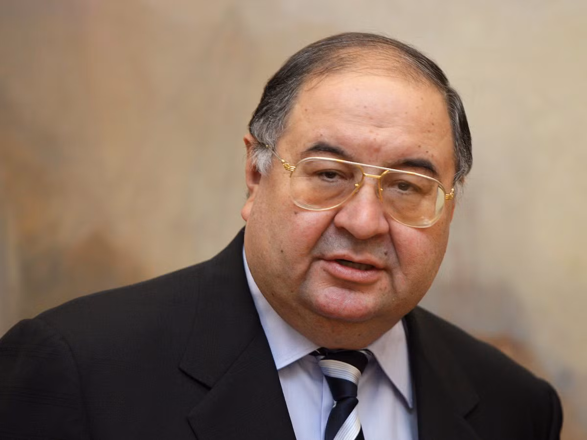 Toàn bộ chi phí đám cưới đắt đỏ này được chú của cô dâu, ông trùm tư bản Alisher Usmanov chi trả. Theo Forbes, khối gia sản của tỷ phú Uzbekistan này được ước tính hơn 16 tỷ USD.