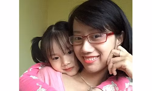 Chị Dương tưởng rằng đã mất con ngay trên đường về nhà. Chị Dương tưởng rằng đã mất con ngay trên đường về nhà.