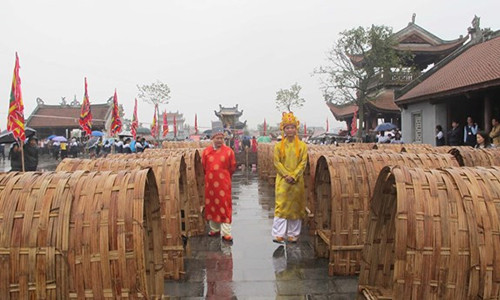 Cau be bi tuoc hoc vi tien si sau nghi an khai man tuoi di thi