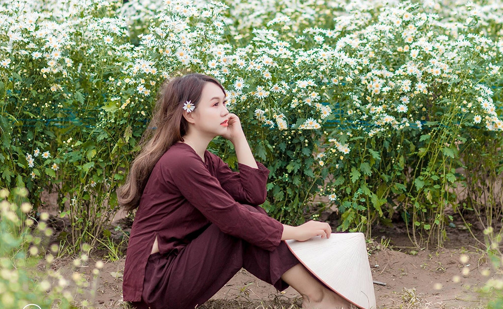 Nữ sinh quê Tuyên Quang chọn bộ quần áo giản dị, nhẹ nhàng để chụp ảnh.