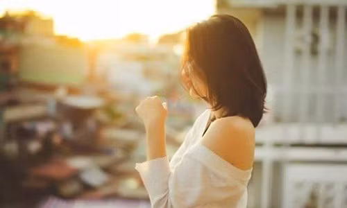 Việc đặt hạnh phúc của mình vào tay đàn ông, cho đàn ông quyền định đoạt đời mình thì sao bạn có thể làm chủ hạnh phúc được - Ảnh minh họa: Internet