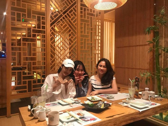 Đến bây giờ, bà Tuyết Hồng đã tìm được hạnh phúc mới cho mình và vẫn đang là chỗ dựa tinh thần duy nhất của Bảo Anh qua những sóng gió của cuộc sống.