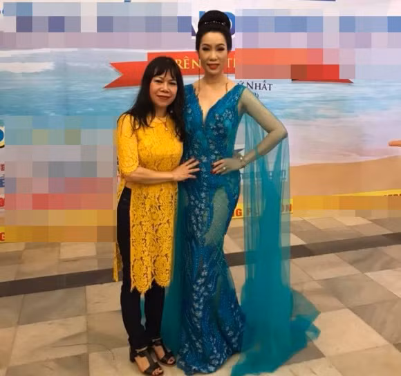 So với chị gái, Á hậu Trịnh Kim Chi có phần "nhỉnh" hơn về chiều cao và nhan sắc.