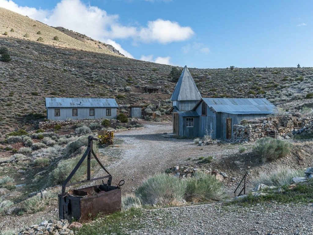 Hình ảnh các căn nhà tại thị trấn bỏ hoang Cerro Gordo .