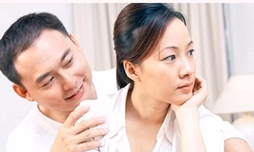 Tôi giận chồng vì ra ngủ với bố. Ảnh internet