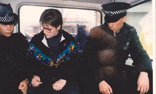 Kinh ngac nu y ta tu than ung dung song trong benh vien