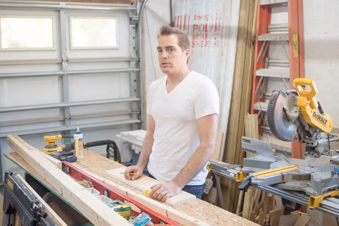 Jason Fedele - một trong những người mẫu tố Testino xâm hại tình dục. Ảnh: New York Times.