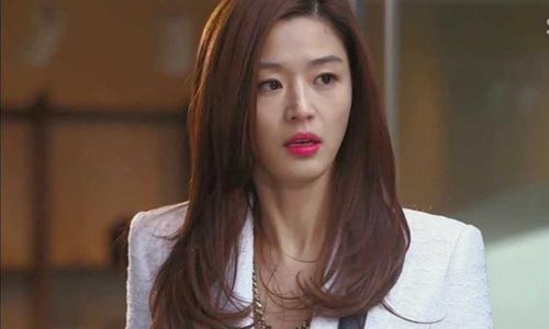 Trao hết tiền cho vợ giữ mỗi tháng, có ai mà ngờ, cô vợ của tôi lại mắc cái chứng nghiện mua sắm, tiêu tiền như rác… (Ảnh minh họa)