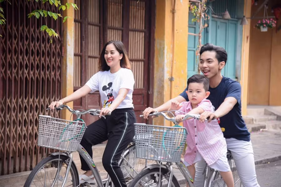 Khanh Thi bat khoc noi ve goc khuat hon nhan voi Phan Hien-Hinh-2