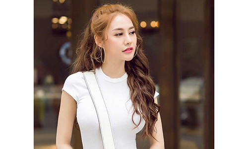 Linh Chi hiện tại tập trung vào việc kinh doanh và đây cũng là nguồn thu nhập chính của cô.