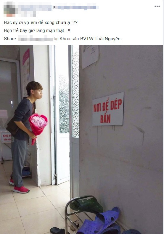 Ong bo tre om bo hoa ngong o cua phong sinh mo gay xuc dong