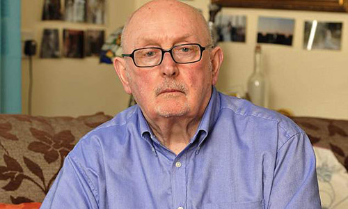 Ông Hayes đã sống một cuộc đời khó khăn do những ký ức bị lạm dụng tình dục ngày bé.