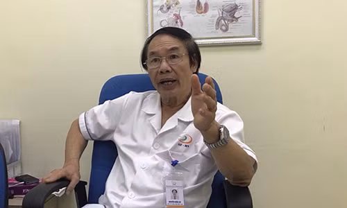 Chieu vo, cu ong 70 tuoi nhap vien trong bat an hoang hot