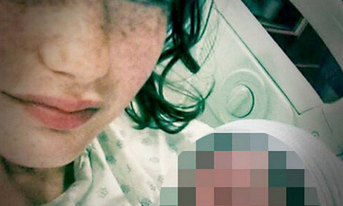 Bà mẹ trẻ Erica Shrylock, 19 tuổi.