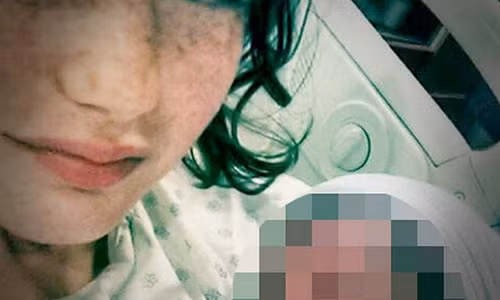 Bà mẹ trẻ Erica Shrylock, 19 tuổi.