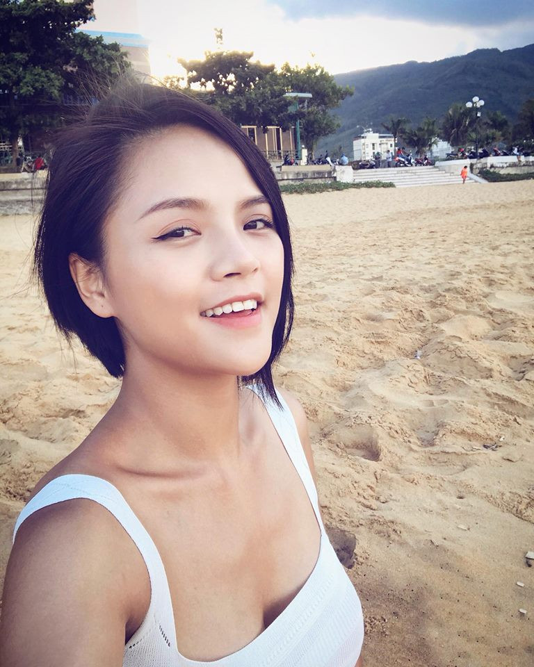 "Lúc đầu, đọc những lời doạ dẫm đó tôi cũng hoảng loạn lắm. Nhưng khi suy nghĩ kỹ tôi lại thấy, khi mình đã chạm đến cảm xúc của khán giả thì sẽ nhận được những lời đó. Và tự nhiên lại thấy vui vì như thế nghĩa là vai diễn của mình đã thành công. Để được khán giả ghét đâu phải dễ bởi người ta ghét vì mình diễn tốt chứ không phải ghét vì diễn chán" - Nữ diễn viên Thu Quỳnh chia sẻ.