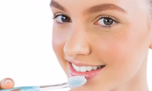 Giống như làn da, môi cũng cần chăm sóc hàng ngày - Ảnh: Internet Giống như làn da, môi cũng cần chăm sóc hàng ngày - Ảnh: Internet