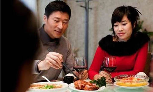 Người mẹ phát hiện ra điều kỳ lạ và đã có hành động dứt khoát để cứu sống cả gia đình (Ảnh minh họa)