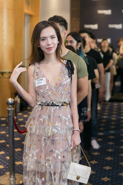 Phương Uyên tên đầy đủ là Lê Ngọc Phương Uyên. Cô đến casting The Face với một "cây" đồ hiệu.