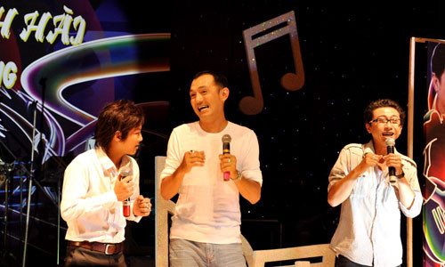 Nghệ sĩ Hữu Lộc trên sân khấu.