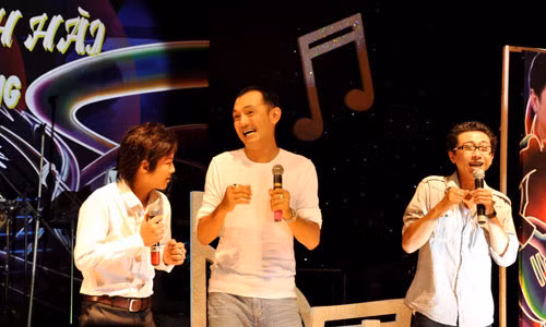 Nghệ sĩ Hữu Lộc trên sân khấu.