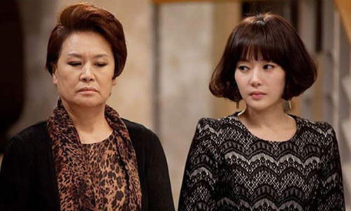 Mẹ chồng lúc nào cũng xét nét con dâu. Ảnh minh họa