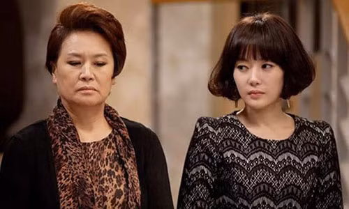 Mẹ chồng lúc nào cũng xét nét con dâu. Ảnh minh họa