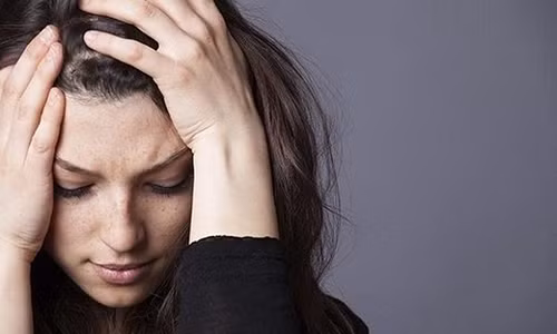 Càng suy nghĩ tôi càng cảm thấy ghen tỵ với cuộc sống của cô ấy và ước ao có được. Ảnh minh họa