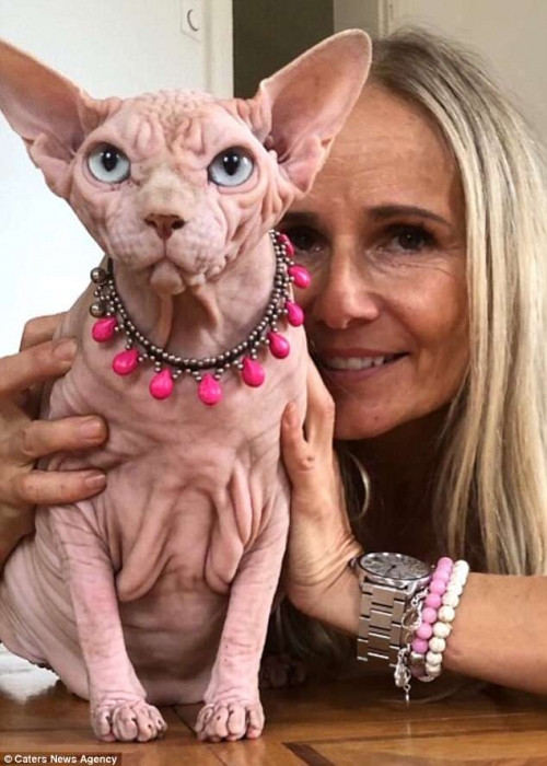 Xherdan và cô chủ Sandra.