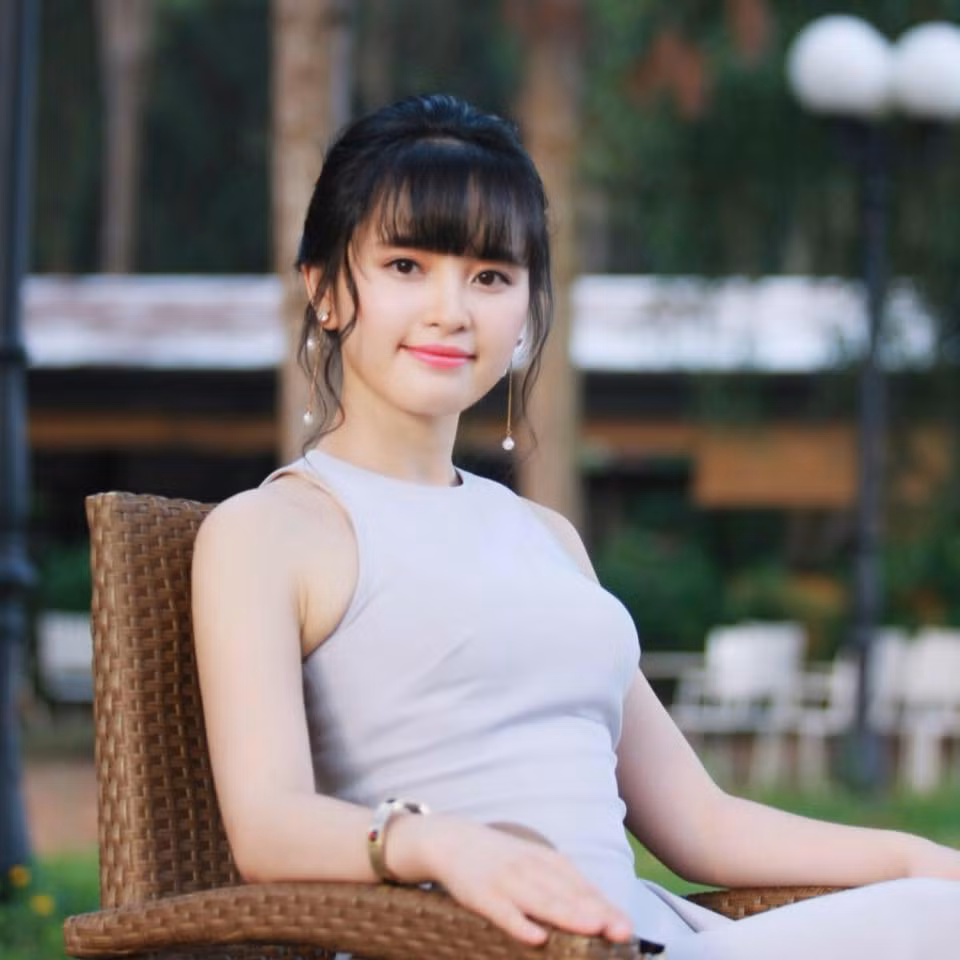 Ngoài ra, Thanh Tâm còn khiến nhiều người xuýt xoa bởi gương mặt xinh xắn.