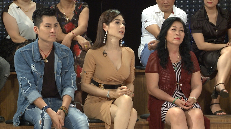 Lam Khanh Chi: Hon lao hay nang dau het muc yeu thuong me chong