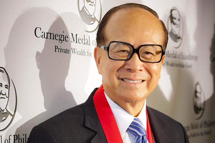 Tỷ phú Lý Gia Thành – người giàu nhất và có sức ảnh hưởng nhất tại Hong Kong.