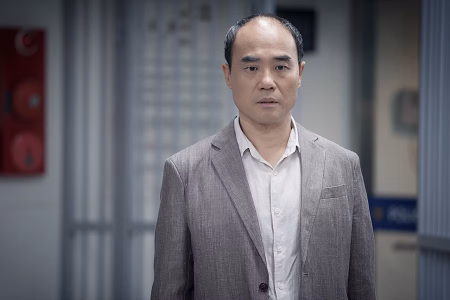 Ông được chẩn đoán mắc căn bệnh hiểm nghèo vào năm 2007. Thời điểm đó, Kang đang ghi hình bộ phim Cô dâu hoàng kim của đài KBS. Ông phải chịu đựng những cơn đau do bệnh tật để hoàn thành nốt các cảnh quay. Sau khi kết thúc tác phẩm, Kang Shin Il tạm rời xa showbiz, cùng gia đình chuyển về vùng quê sinh sống và chữa bệnh. Năm 2012, ông vượt qua căn bệnh ung thư gan, đồng thời tái xuất màn ảnh nhỏ trong tác phẩm Fermentation Family.