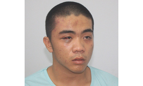 Bị đuổi đánh, Nhân đã dùng dao đâm chết Hiếu.