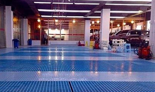 Thanh dai gia Trung Quoc nho dich vu rua xe dem