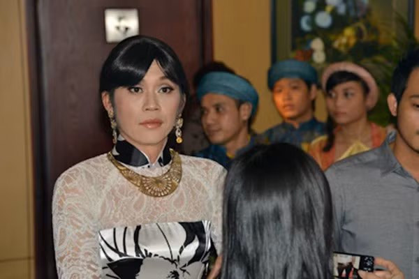 3 lan nhan hat dam cuoi va chuyen Hoai Linh xoa loi the vi Hong To