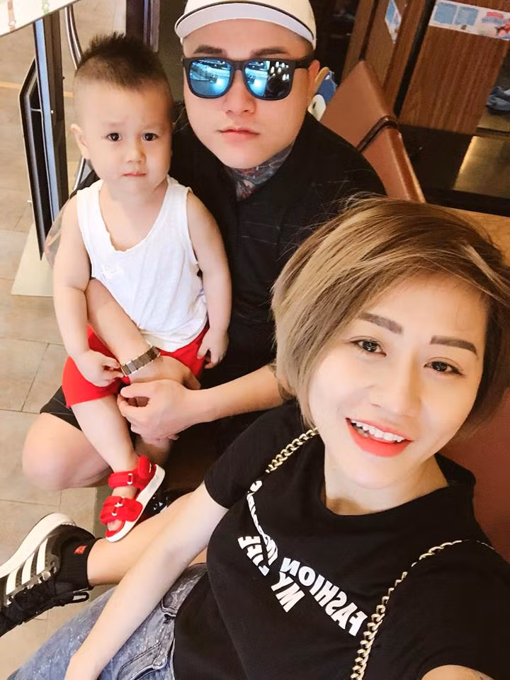 Vũ Duy Khánh bên con trai và vợ cũ - DJ Tiên Moon. Ảnh: NVCC.
