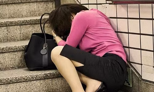 Dở khóc dở cười dân công sở “cứ đến cơ quan là ngủ gục” Do khoc do cuoi dan cong so “cu den co quan la ngu guc”