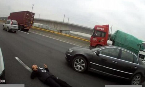 “Can loi” ly do thanh nien nam song soai giua duong