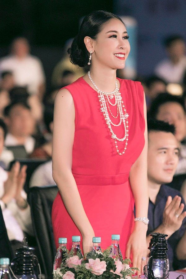 Hoa hau Ha Kieu Anh: 