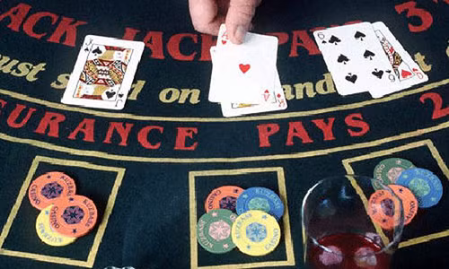 Nam Cam: To chuc lien minh co bac bip “hut mau” ca than tinh