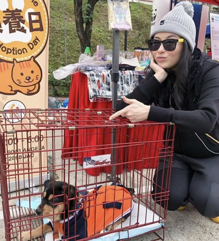 Nhất là khi cô chụp ảnh trong tư thế ngồi, bắp đùi to lộ rõ việc tăng cân. Cô vẫn chưa trả lời trên trang cá nhân chuyện có sinh con thứ ba hay không.