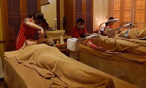 Dau tu mo spa: Tai san tich gop 5 nam mat sach, no them tien ty