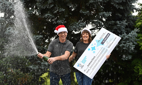 Trung 86 trieu USD vi... bi vo hoi thuc tim ve so trong xe